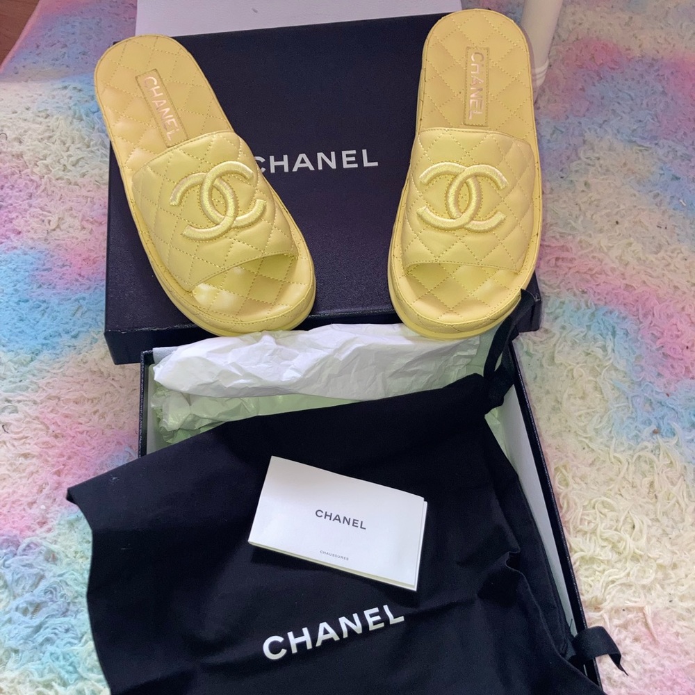 Chanel slides brand new ! Size 37